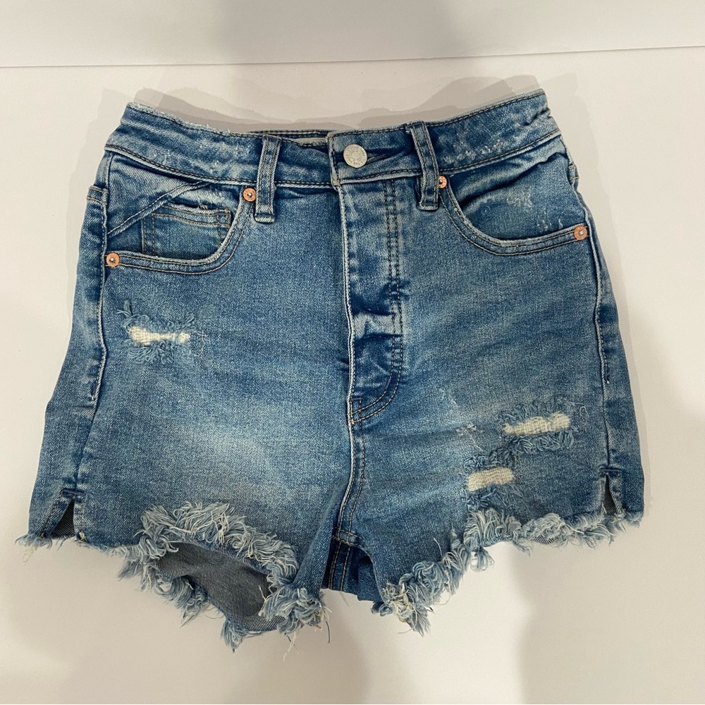 We the Free Curvy Vintage High Rise High Waist Distressed Shorts Size 24